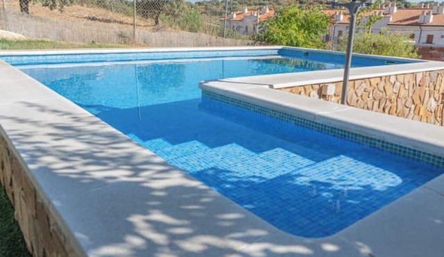 House with pool and private garden