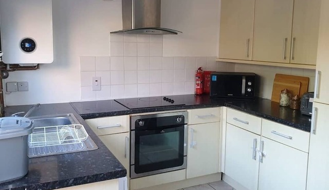 Delightful 2-Bed Cottage Escape