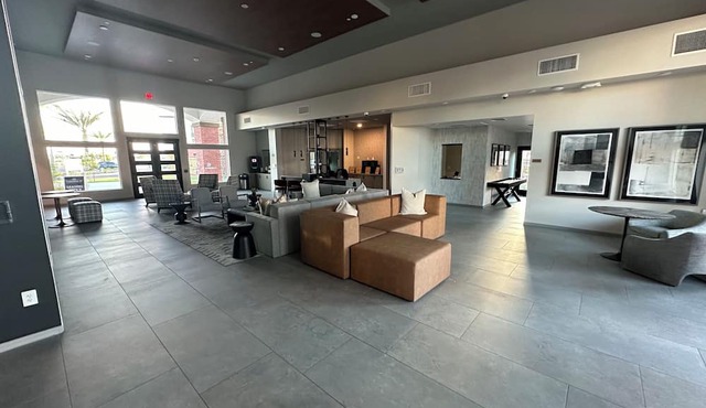 2BR/2BA Walk To State Farm Stadium & Westgate