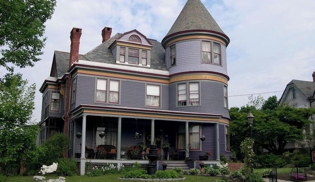 Charming B&B with AC and WiFi in wonderful Beacon - Botsford Briar B&B