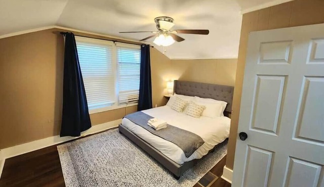 Cozy Private Room in Charming Shared Home