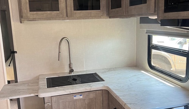 Cozy & Spacious Grand Surveyor Glamping Experience @ Fishers of Men Ranch