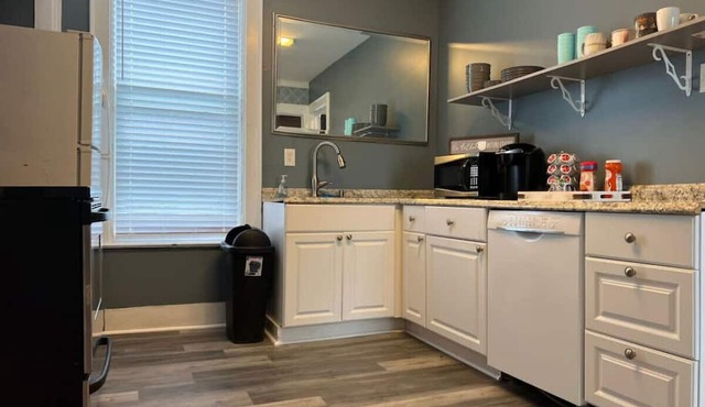 Niagara Falls, New York ✔ Sleeps 20 ✔ 10 bedroom ✔