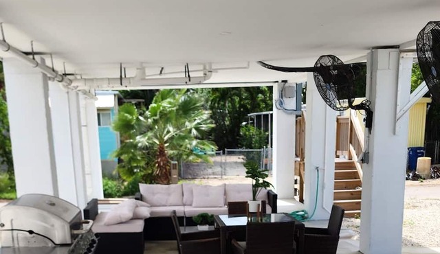 Charming 2-bedroom house with AC, WiFi in brilliant Tavernier