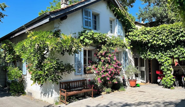 House with garden on the Aare. Close to the city and traffic-calmed.