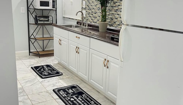 Cozy 2-bedroom Basement apartment in charming Lorton near DC