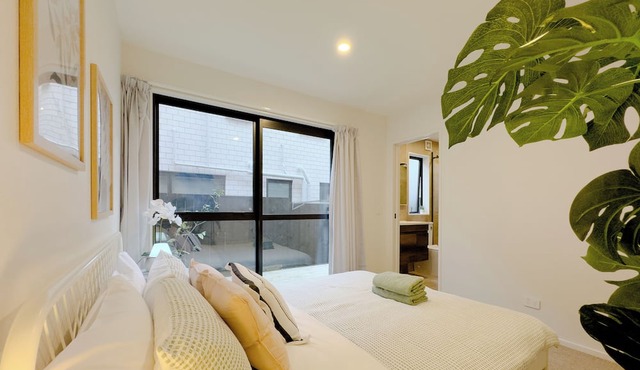 One-Bedroom En Suite in Sylvia Park