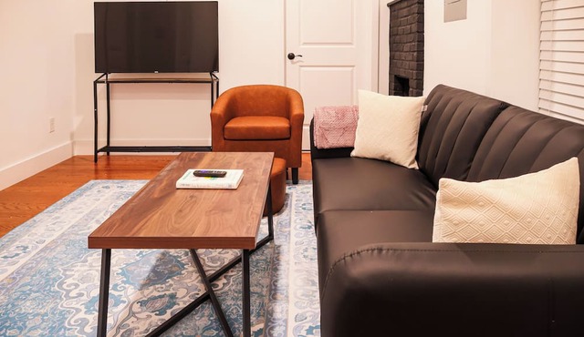 This house is a 1 bedroom(s), 1 bathrooms, located in Rochester, NY.