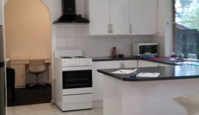 Logan Hospital & Dreamworld not too far away. Quiet area. Carers must Disclose