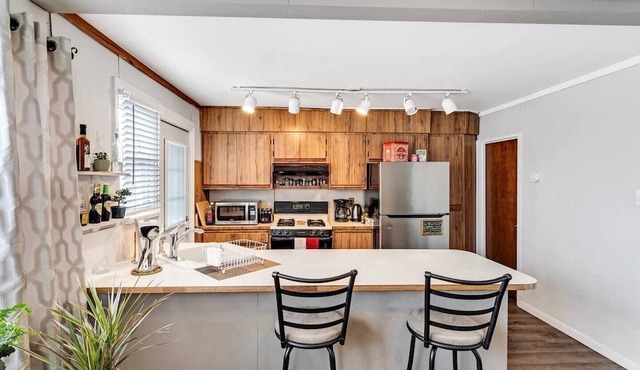 Cozy 2B/1B by Swarthmore w Driveway!