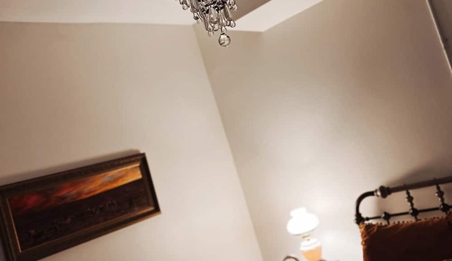 Romance Meets Historic Flint Hills Downtown Loft