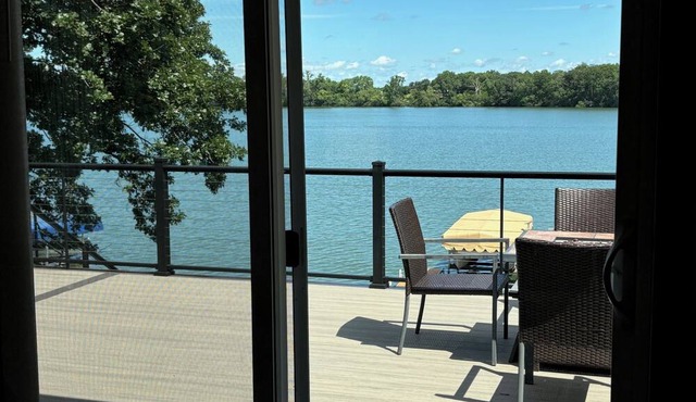 Cozy Lake Cabin near the Fox Lake Event Center