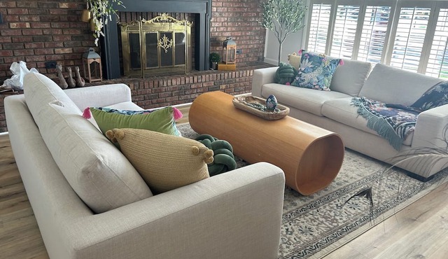 Beautiful large country 3 bedroom home with acreage and ponds.