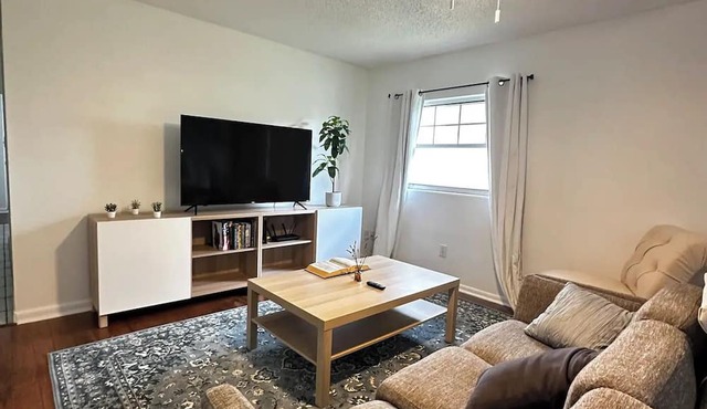 Cozy 2BR/2BA w/Modern Amenities