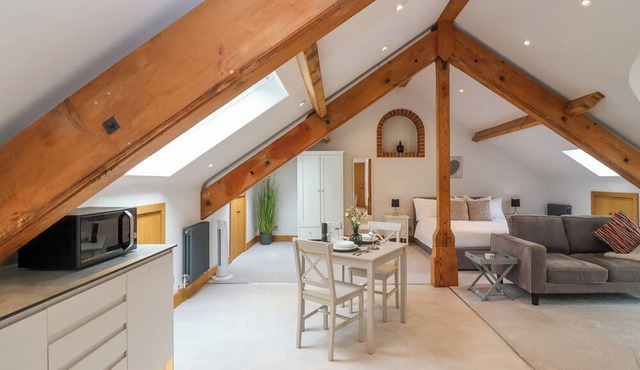 THE HIDEOUT, romantic in Sherborne