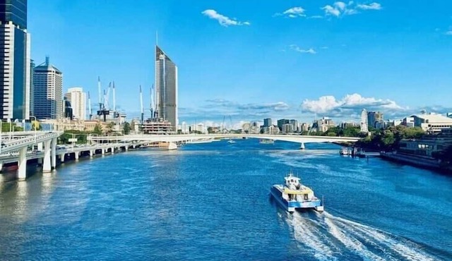 KozyGuru | East Brisbane | 3 Bedroom 2 Bathroom