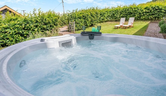 The Cart Shed - Three Bedroom House, Sleeps 5