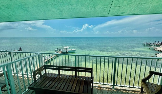 Luna Beach House Waterfront Townhouse in the Middle Keys