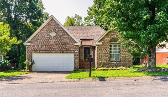 Charming 3BR Antioch Retreat with Fireplace