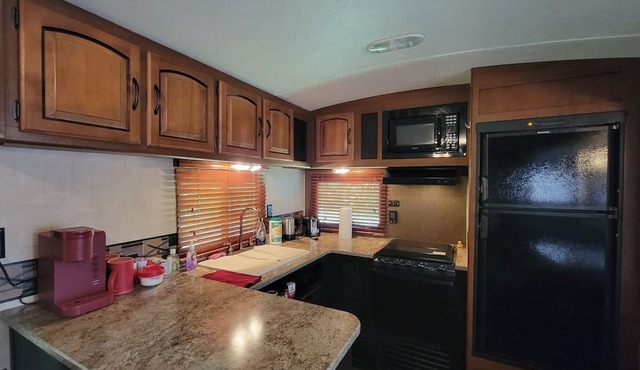 Cozy RV in Hollywood, MD with AC and WiFi for a relaxing stay