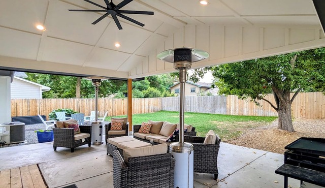Spacious 5-bedroom house in fantastic Fort Collins with AC, WiFi