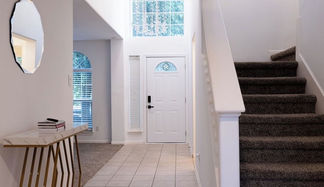 Spacious Modern Event Home Minutes from Domain