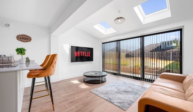 Chique: Luxurious Modern Home