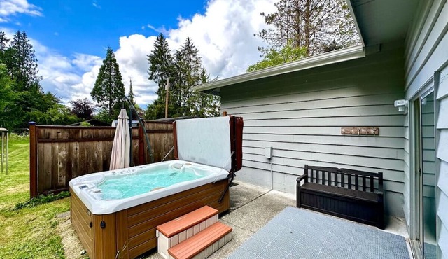 7Bed | Fall City Modern Retreat | Pool | Hot Tub