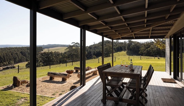 Escape w the Whole Clan @ Carrajung Estate