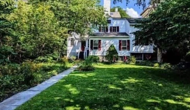 Charming Studio in Historic Downtown Ithaca