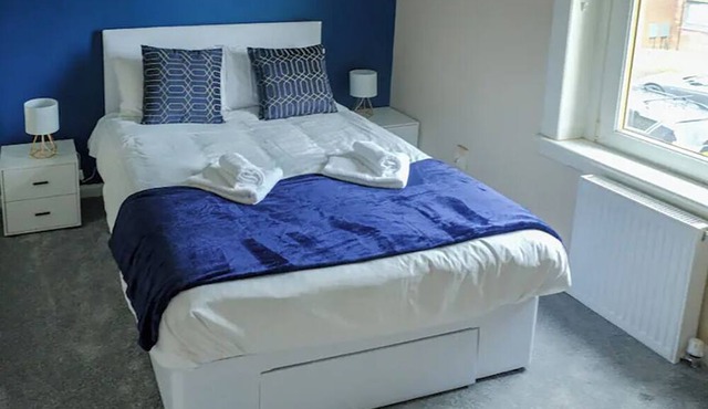 Cosy 4-Bed House near Glasgow