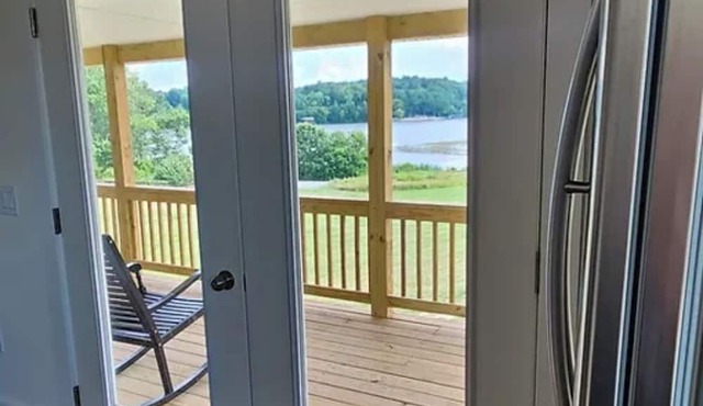 Oasis on Lake Anna -