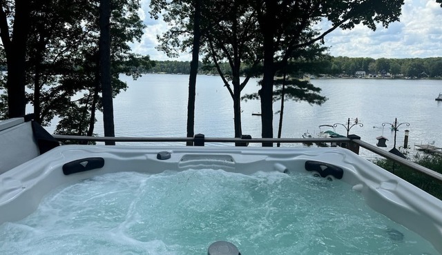 Rose Lake Shores Cottage