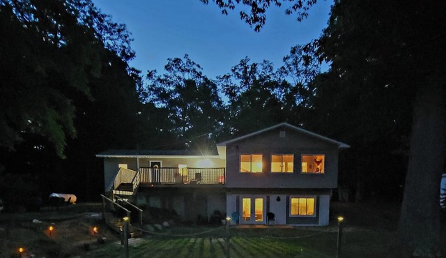 Pet friendly Lakefront Cottage/Cabin between Ludington/Baldwin/Manistee