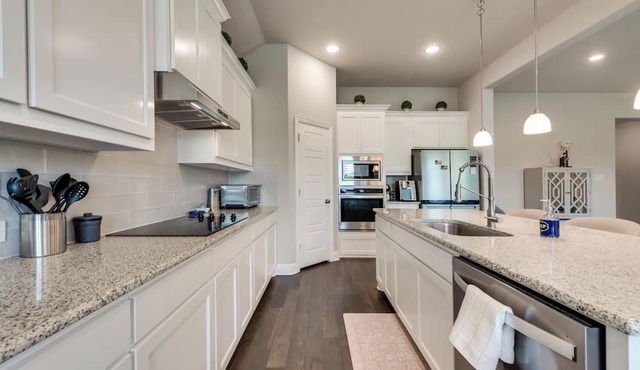 Classy 2334 square foot Luxurious Home