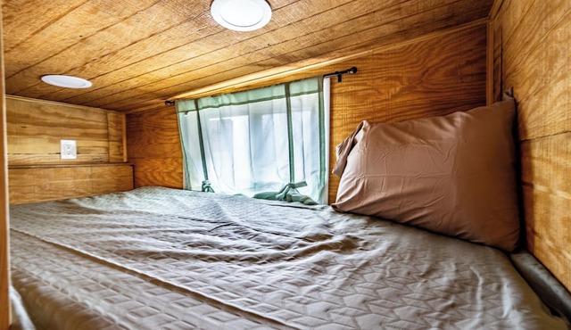 Love nest in the woods: cozy tiny house getaway