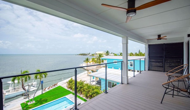 New! Ritaville - Waterfront with Private Pool!