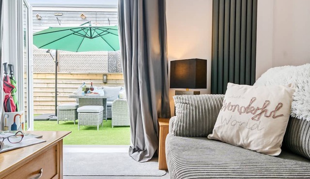 Bentley's Retreat sleeps 2 guests in 1 bedroom