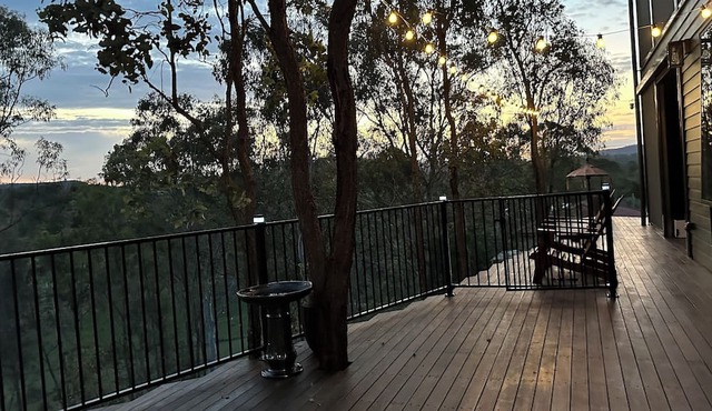 Self Check In, getaway with stunning views of Boomerang Lagoon and Mt Kooralbyn.