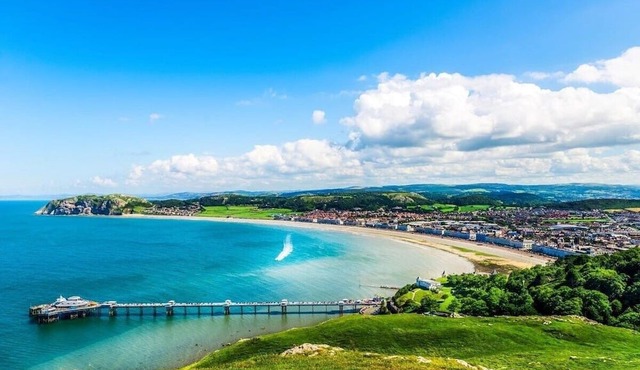 Stylish Family 3 bedroom home