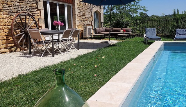 Holiday Home 'Gîte De Charme Avec Piscine Privée' with Private Terrace and Air Conditioning