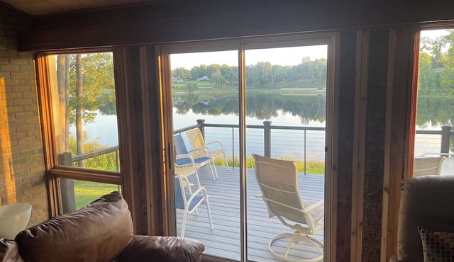 Lakefront 3-bedroom 2 Bath House with WiFi, AC on 2nd Lake in Fremont, Michigan