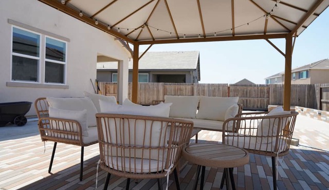 Spacious. Close to Great Wolf. Ideal for Families!