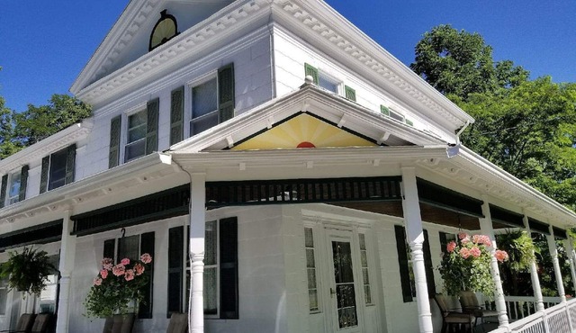 Private Room in B&B on Seneca Lake Wine Trail