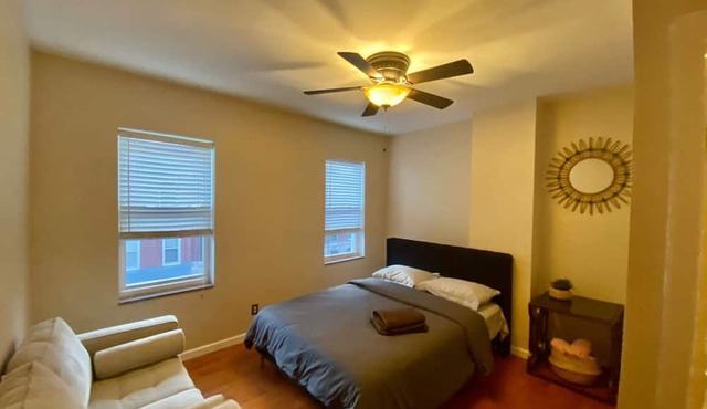 Cozy Private En-Suite in South Philly with AC and wifi
