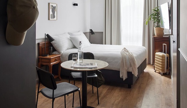 Charming hotel in fantastic Lausanne with WiFi, fitness room, AC