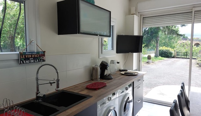 Maison au Calme Face à la Dordogne à 1km de Prigonrieux et 8km de Bergerac