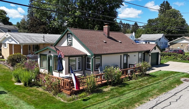 Lolly's Lookout a Spacious 5-bedroom house in Edinboro, PA