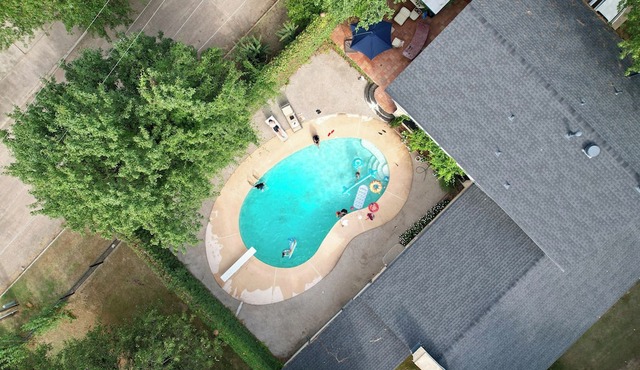 The Willow Oasis with a pool in Muskogee