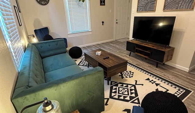 Charming 2-bedroom house facing bike trails in Downtown Glen Carbon